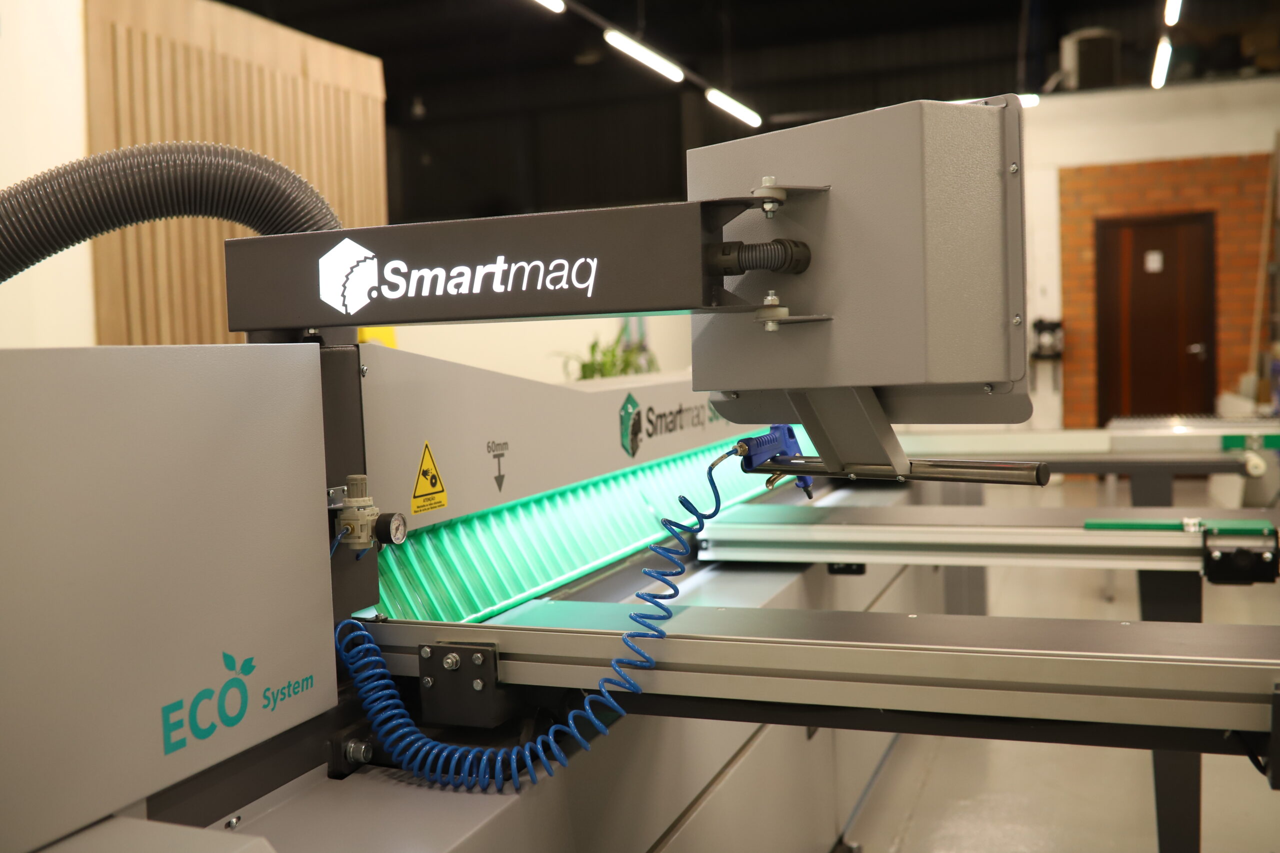 Smartmaq S60pró Ultra — braço e cabeçote em ângulo lateral